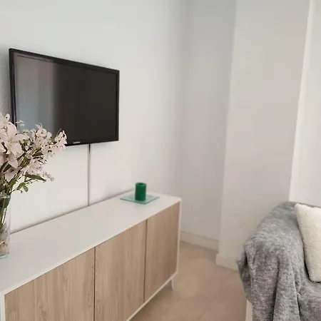 Gran Apartamento, Aire Acondicionado, Piscina Y Parking Gratuito Apartamento