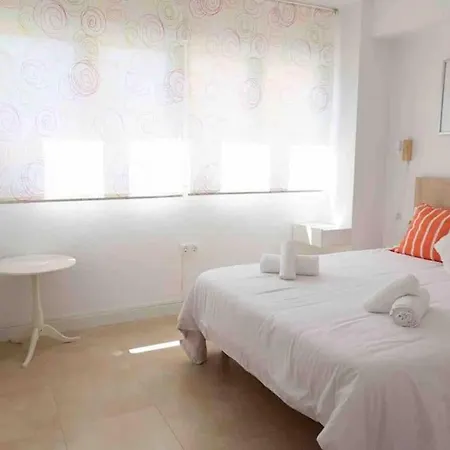 Gran Apartamento, Aire Acondicionado, Piscina Y Parking Gratuito