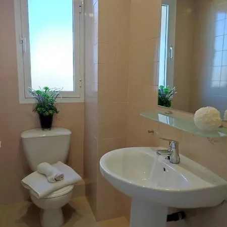 Gran Apartamento, Aire Acondicionado, Piscina Y Parking Gratuito *
