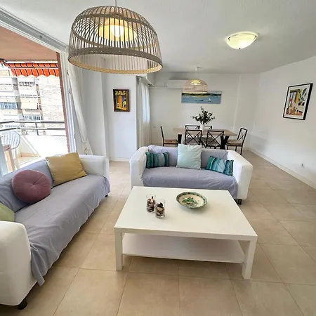 Gran Apartamento, Aire Acondicionado, Piscina Y Parking Gratuito * Alicante