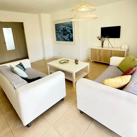 Gran Apartamento, Aire Acondicionado, Piscina Y Parking Gratuito Apartamento